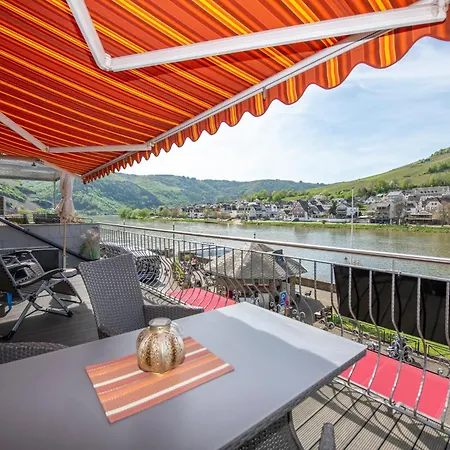 Haus Moselwelt - Tilda Apartment Zell an der Mosel Exterior photo